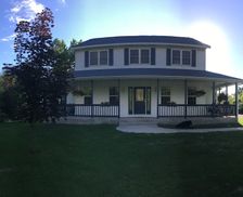 United States Wisconsin Eau Claire vacation rental compare prices direct by owner 11454007