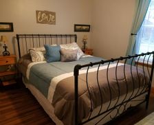 United States Pennsylvania Edinboro vacation rental compare prices direct by owner 1322551