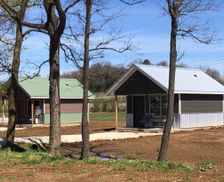 United States Arkansas Fayetteville vacation rental compare prices direct by owner 2069570