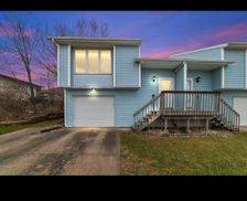 United States Iowa Coralville vacation rental compare prices direct by owner 27416048