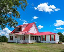 United States Alabama Tuskegee vacation rental compare prices direct by owner 1163593