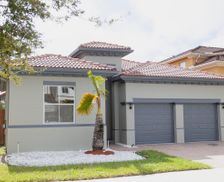 United States Florida Hialeah vacation rental compare prices direct by owner 1975075