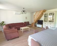 France Nouvelle-Aquitaine Salles vacation rental compare prices direct by owner 29793958