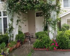 United States California Davis vacation rental compare prices direct by owner 2451514
