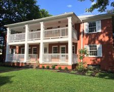 United States Indiana Evansville vacation rental compare prices direct by owner 826813