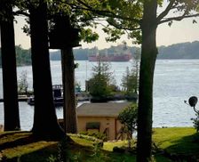 United States New York Alexandria Bay vacation rental compare prices direct by owner 1875107