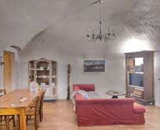 Italy Abruzzo Calascio vacation rental compare prices direct by owner 4434309