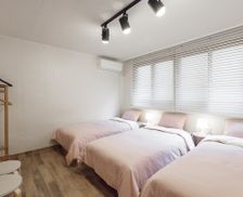 South Korea Seoul Mapo-gu vacation rental compare prices direct by owner 6794157