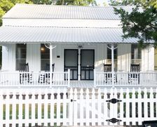 United States Texas Fayetteville vacation rental compare prices direct by owner 25004792