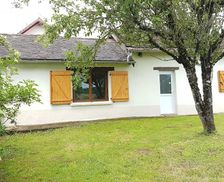 France Nouvelle-Aquitaine Sarrazac vacation rental compare prices direct by owner 6488878