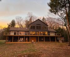 United States Maine Industry vacation rental compare prices direct by owner 10614471