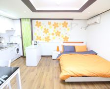 South Korea Seoul Gangdong-gu vacation rental compare prices direct by owner 8115422