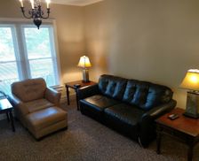 United States Illinois Peoria vacation rental compare prices direct by owner 808017