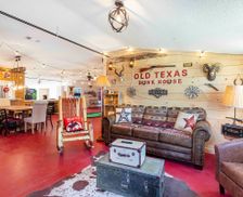 United States Texas Wills Point vacation rental compare prices direct by owner 27186159