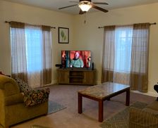 United States California Sanger vacation rental compare prices direct by owner 32917213