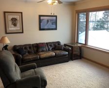 United States Michigan Sault Ste. Marie vacation rental compare prices direct by owner 34598151