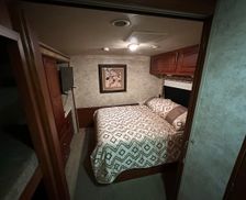 United States Illinois Lake Barrington vacation rental compare prices direct by owner 33750343