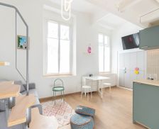 France Provence-Alpes-Côte d'Azur Marseille vacation rental compare prices direct by owner 33462937