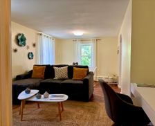 United States New York Yonkers vacation rental compare prices direct by owner 36115925