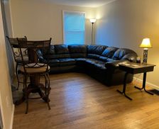 United States Pennsylvania Coraopolis vacation rental compare prices direct by owner 1313884