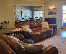 United States Texas Cleburne vacation rental compare prices direct by owner 11476095