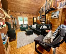 United States North Carolina Saluda vacation rental compare prices direct by owner 13090969