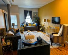 United States New York Troy vacation rental compare prices direct by owner 23987160