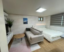 South Korea Seoul Gangnam-gu vacation rental compare prices direct by owner 27325206