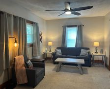 United States Illinois Galesburg vacation rental compare prices direct by owner 29207841