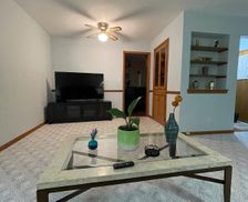 United States Illinois Rockford vacation rental compare prices direct by owner 33195390