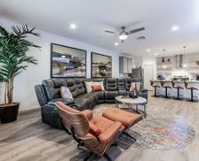 United States Texas Houston vacation rental compare prices direct by owner 32726388