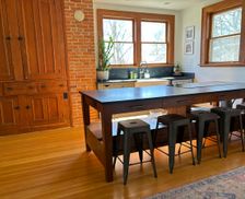 United States Iowa Iowa City vacation rental compare prices direct by owner 32801544