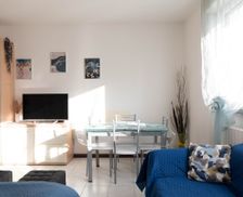 Italy Lombardia Milano vacation rental compare prices direct by owner 33501699