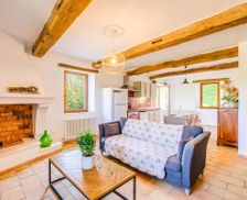 France Provence-Alpes-Côte d'Azur Bonnieux vacation rental compare prices direct by owner 4869463