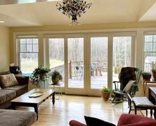 United States New Hampshire Candia vacation rental compare prices direct by owner 36214747