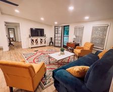United States Kentucky Frankfort vacation rental compare prices direct by owner 33470269