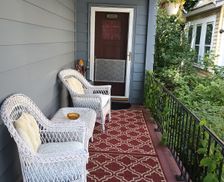 United States New York Glens Falls vacation rental compare prices direct by owner 395606