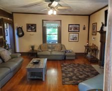 United States Kentucky Louisville vacation rental compare prices direct by owner 11458574