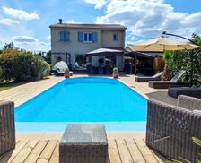 France Nouvelle-Aquitaine Taillan-Médoc vacation rental compare prices direct by owner 3941953