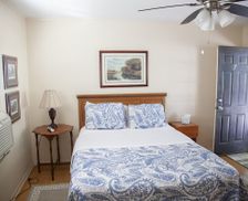 United States Texas Shiner vacation rental compare prices direct by owner 2155480