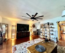 United States Hawaii Honolulu vacation rental compare prices direct by owner 2525397