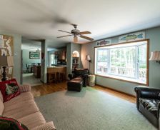 United States New York Huletts Landing vacation rental compare prices direct by owner 760239