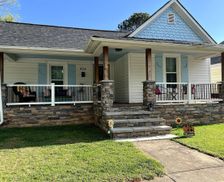 United States North Carolina Winston-Salem vacation rental compare prices direct by owner 29982630