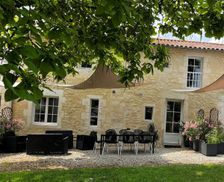 France Nouvelle-Aquitaine Port-d'Envaux vacation rental compare prices direct by owner 28912103