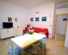 Italy Emilia-Romagna Lido delle Nazioni vacation rental compare prices direct by owner 5037470