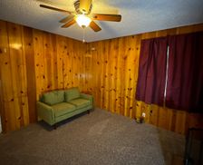 United States California Crestline vacation rental compare prices direct by owner 32836836