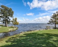 United States Florida Green Cove Springs vacation rental compare prices direct by owner 33245953