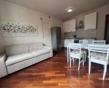 Italy Lombardia Lecco vacation rental compare prices direct by owner 33504547