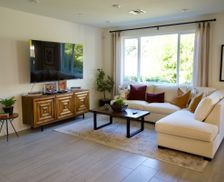 United States California Visalia vacation rental compare prices direct by owner 33089160