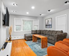 United States New York New Rochelle vacation rental compare prices direct by owner 32555219